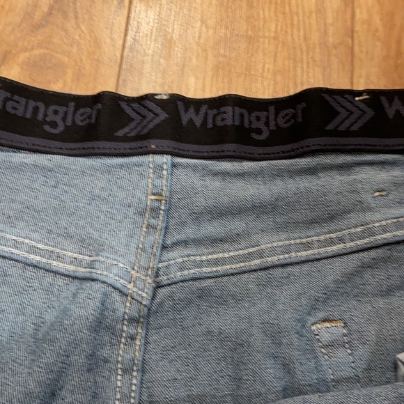 Wrangler jeans. - Picture 3 of 4